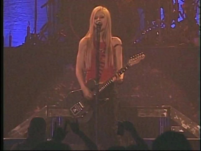 Bonez Tour Documentary [HD] Part2 - Avril Lavigne 1757