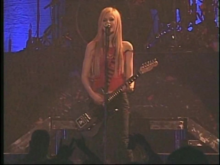 Bonez Tour Documentary [HD] Part2 - Avril Lavigne 1760