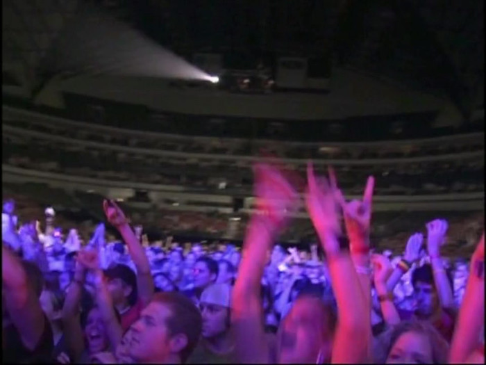 Bonez Tour Documentary [HD] Part2 - Avril Lavigne 2741
