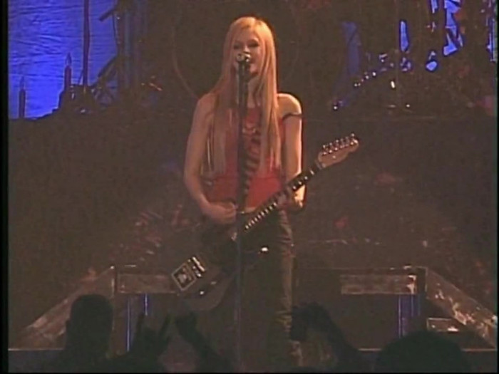 Bonez Tour Documentary [HD] Part2 - Avril Lavigne 1761