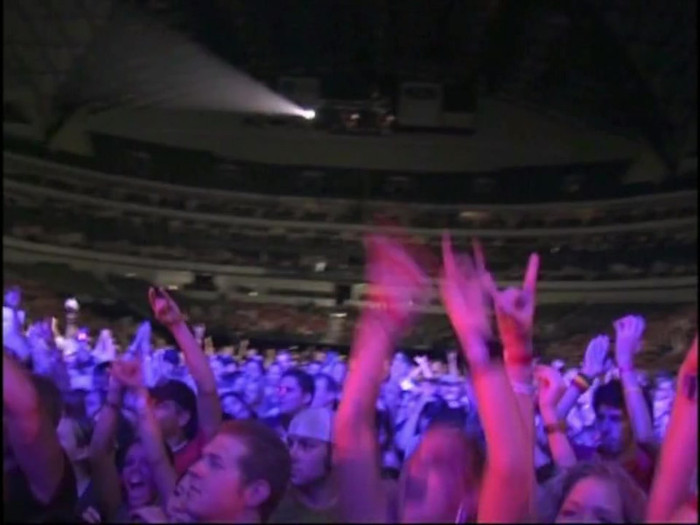 Bonez Tour Documentary [HD] Part2 - Avril Lavigne 2742