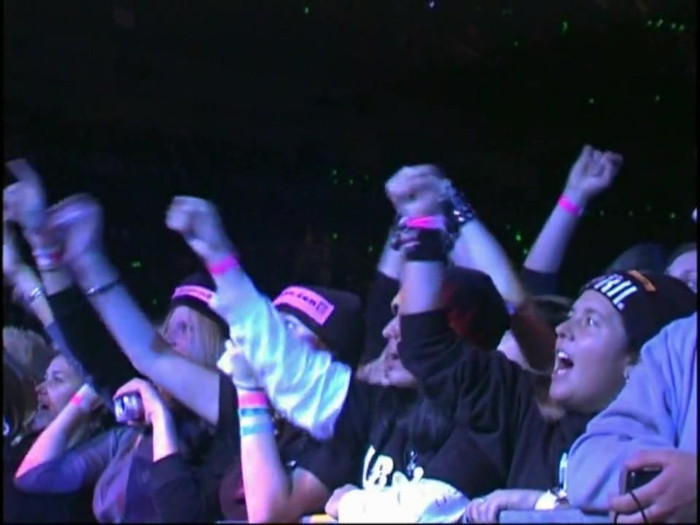 Bonez Tour Documentary [HD] Part2 - Avril Lavigne 1281