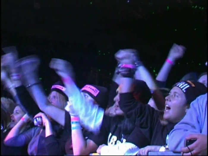 Bonez Tour Documentary [HD] Part2 - Avril Lavigne 1282