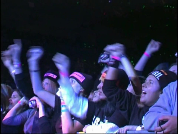 Bonez Tour Documentary [HD] Part2 - Avril Lavigne 1283