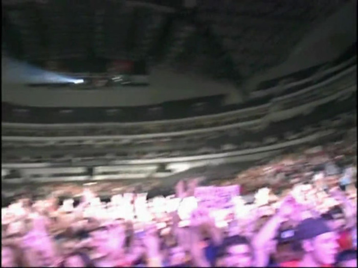 Bonez Tour Documentary [HD] Part2 - Avril Lavigne 0801