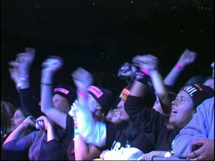 Bonez Tour Documentary [HD] Part2 - Avril Lavigne 1284