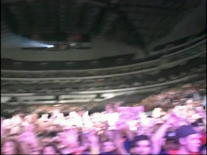 Bonez Tour Documentary [HD] Part2 - Avril Lavigne 0802