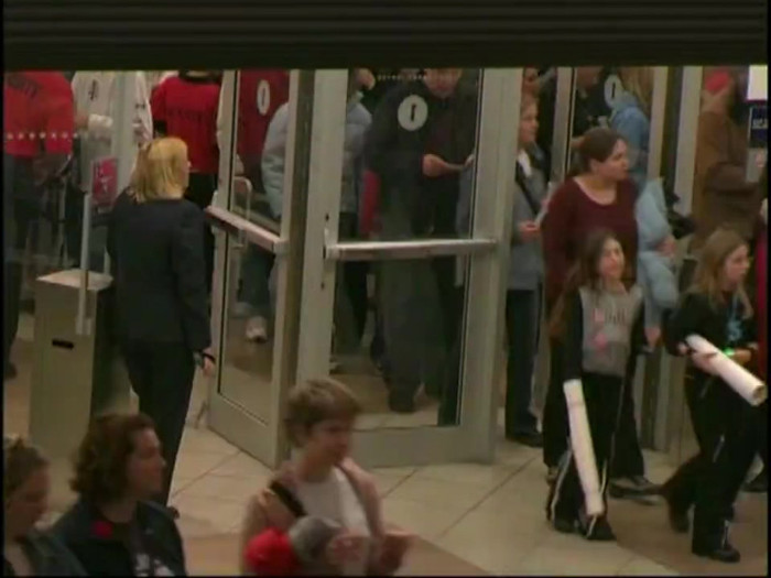 Bonez Tour Documentary [HD] Part2 - Avril Lavigne 0316