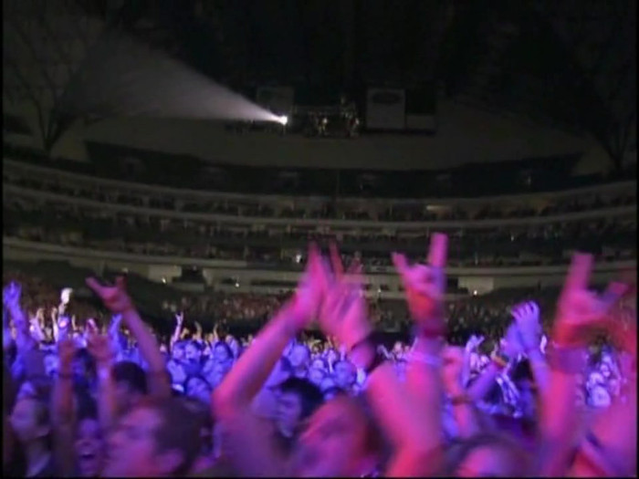 Bonez Tour Documentary [HD] Part2 - Avril Lavigne 2749