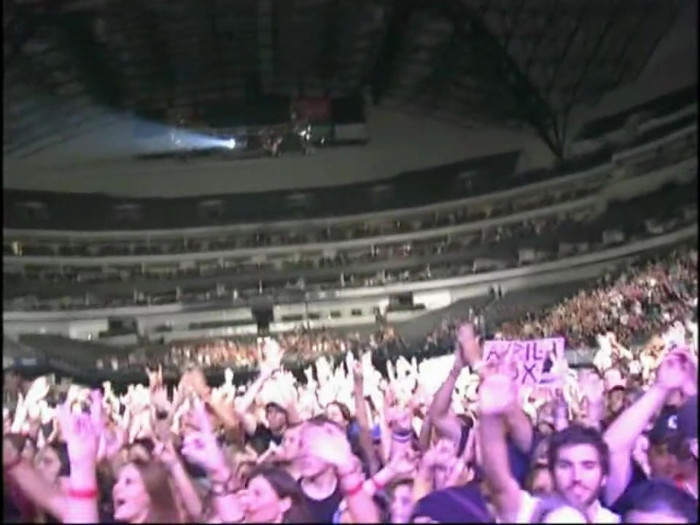 Bonez Tour Documentary [HD] Part2 - Avril Lavigne 0806