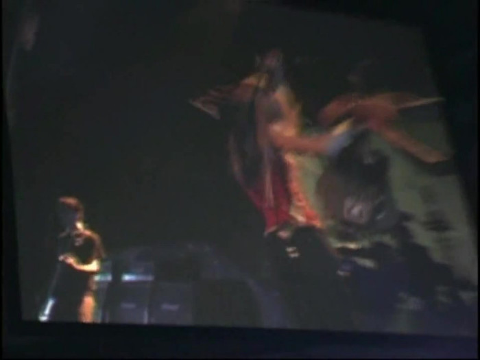 Bonez Tour Documentary [HD] Part2 - Avril Lavigne 1290