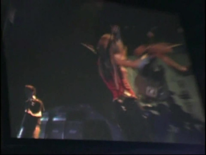 Bonez Tour Documentary [HD] Part2 - Avril Lavigne 1291