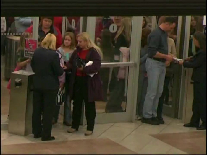 Bonez Tour Documentary [HD] Part2 - Avril Lavigne 0324