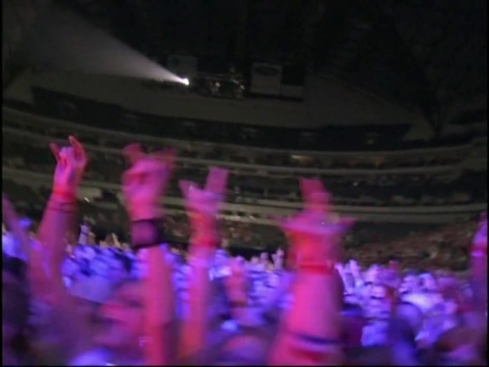 Bonez Tour Documentary [HD] Part2 - Avril Lavigne 2760