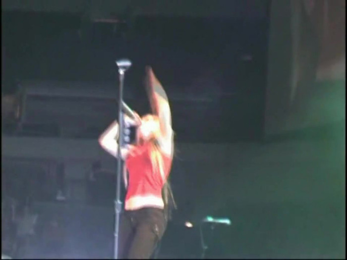 Bonez Tour Documentary [HD] Part2 - Avril Lavigne 1300