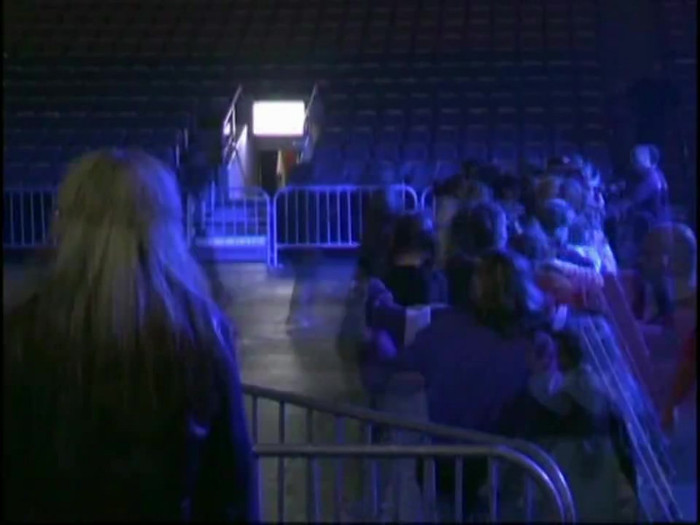 Bonez Tour Documentary [HD] Part2 - Avril Lavigne 0331