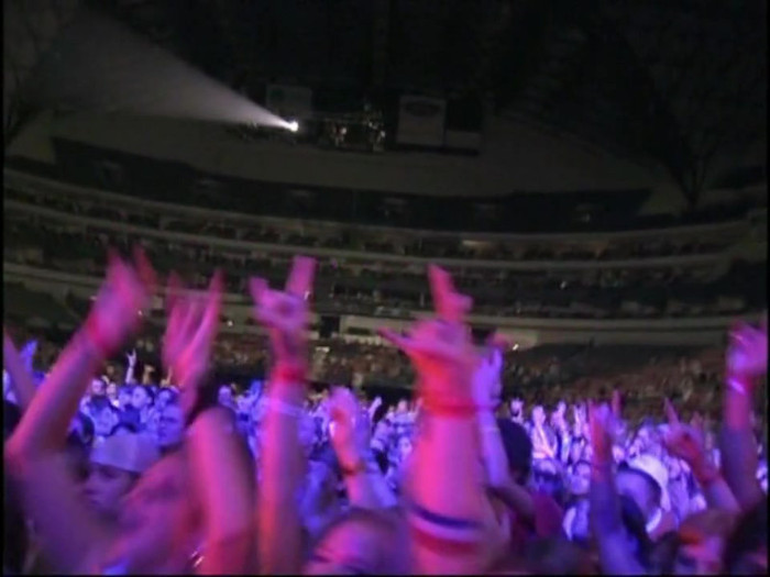 Bonez Tour Documentary [HD] Part2 - Avril Lavigne 2763