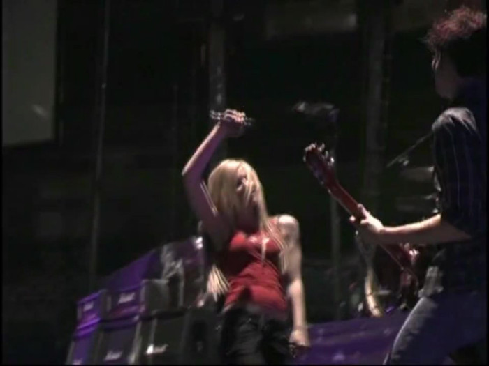 Bonez Tour Documentary [HD] Part2 - Avril Lavigne 1785