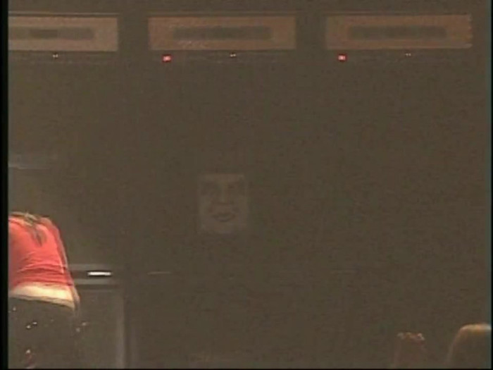 Bonez Tour Documentary [HD] Part2 - Avril Lavigne 2286