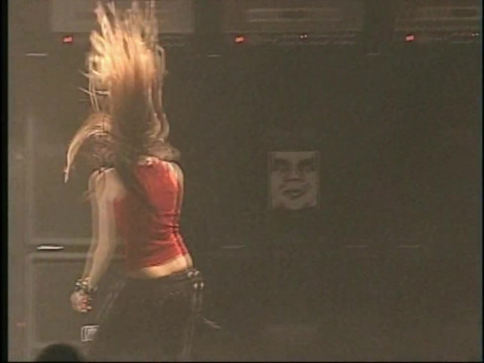 Bonez Tour Documentary [HD] Part2 - Avril Lavigne 2291
