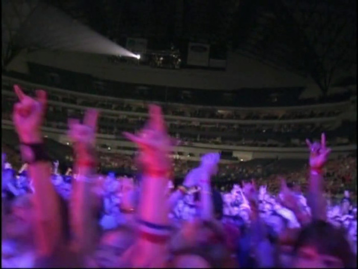 Bonez Tour Documentary [HD] Part2 - Avril Lavigne 2773