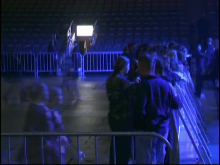 Bonez Tour Documentary [HD] Part2 - Avril Lavigne 0347