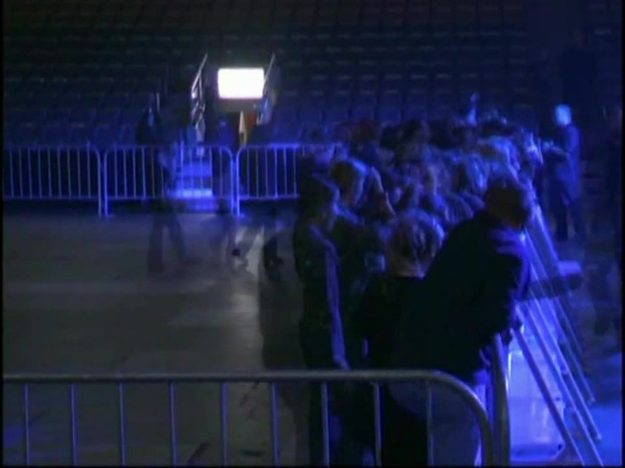 Bonez Tour Documentary [HD] Part2 - Avril Lavigne 0349