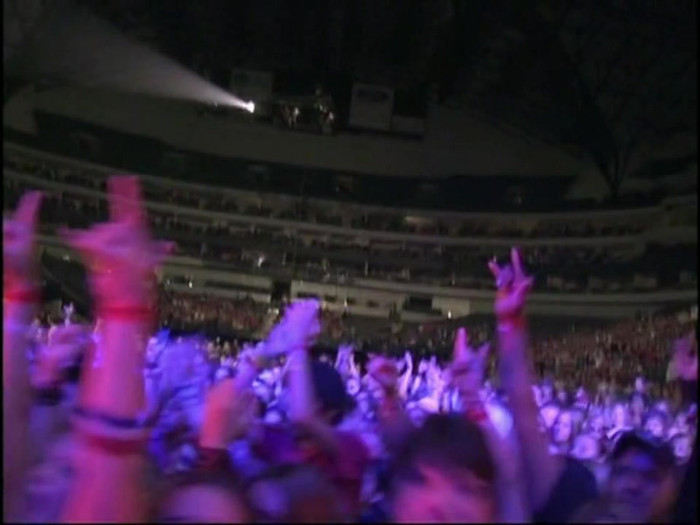 Bonez Tour Documentary [HD] Part2 - Avril Lavigne 2783