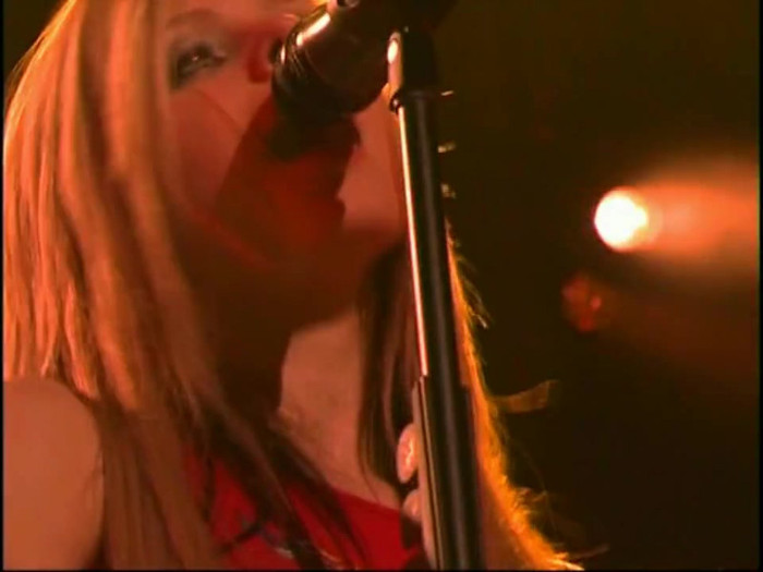 Bonez Tour Documentary [HD] Part2 - Avril Lavigne 2310