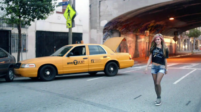 Avril Lavigne - What The Hell_youtube_original 1098 - Avril - Lavigne - What - The - Hell - oo3