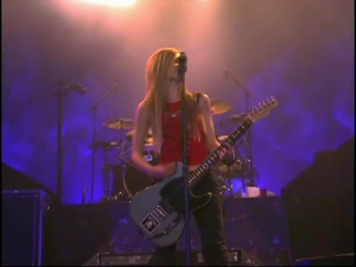 Bonez Tour Documentary [HD] Part2 - Avril Lavigne 0845