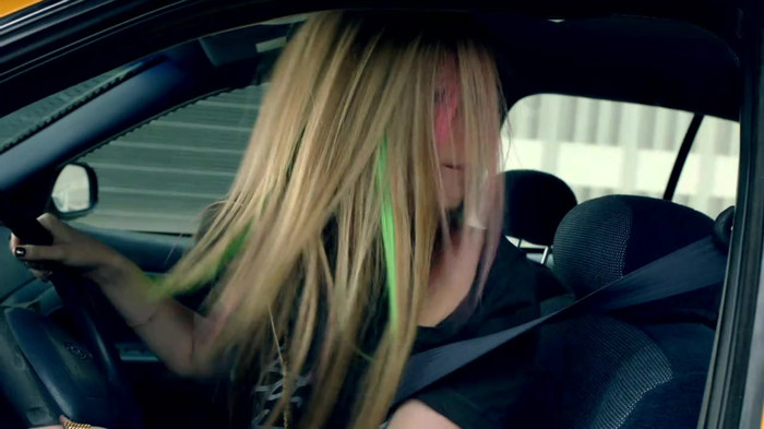 Avril Lavigne - What The Hell_youtube_original 0837