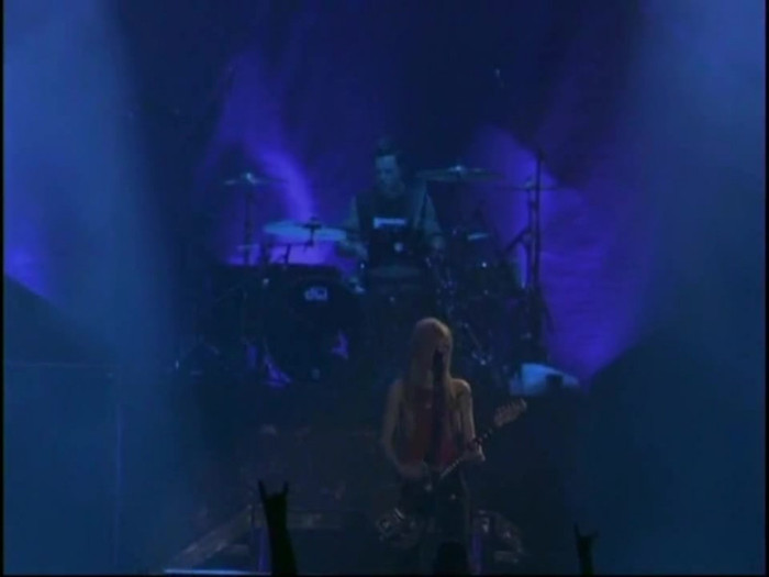 Bonez Tour Documentary [HD] Part2 - Avril Lavigne 1815