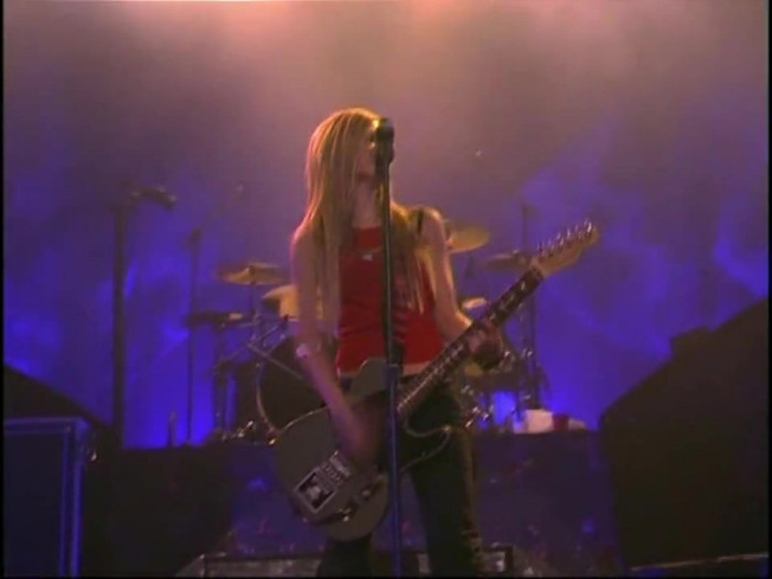 Bonez Tour Documentary [HD] Part2 - Avril Lavigne 0848