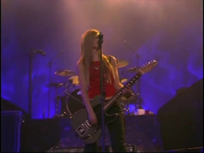 Bonez Tour Documentary [HD] Part2 - Avril Lavigne 0849