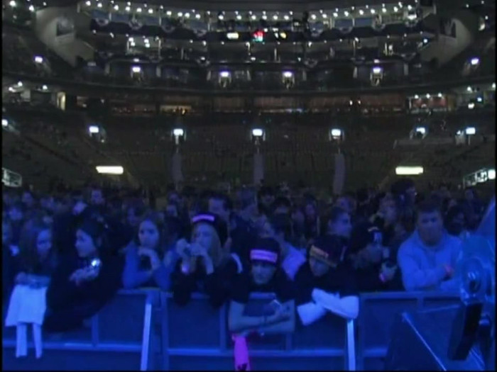 Bonez Tour Documentary [HD] Part2 - Avril Lavigne 0361