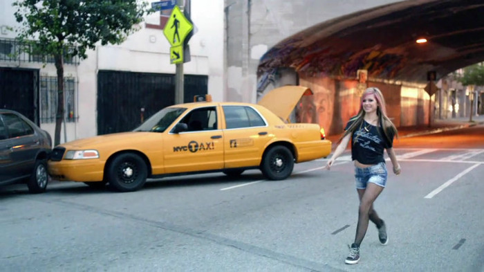 Avril Lavigne - What The Hell_youtube_original 1101