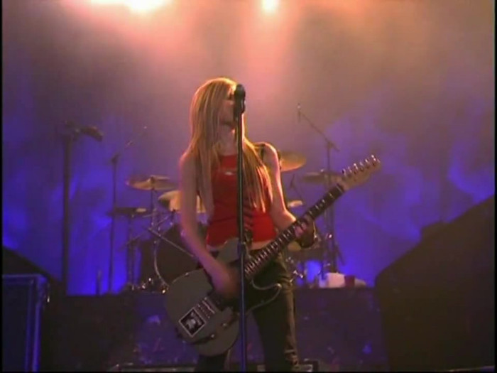 Bonez Tour Documentary [HD] Part2 - Avril Lavigne 0854