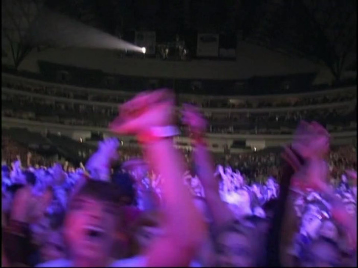 Bonez Tour Documentary [HD] Part2 - Avril Lavigne 2802