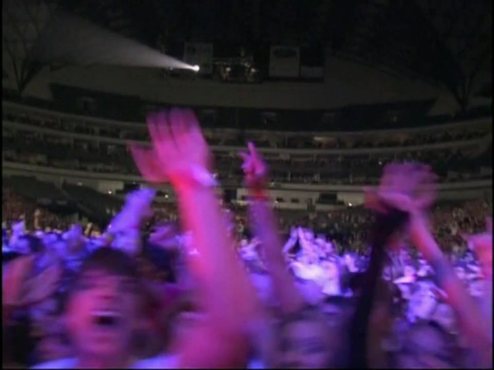 Bonez Tour Documentary [HD] Part2 - Avril Lavigne 2804