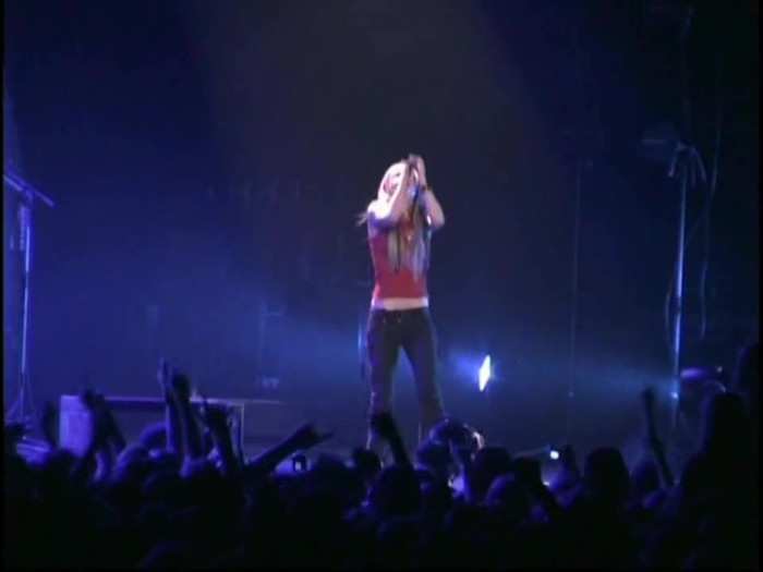 Bonez Tour Documentary [HD] Part2 - Avril Lavigne 1348
