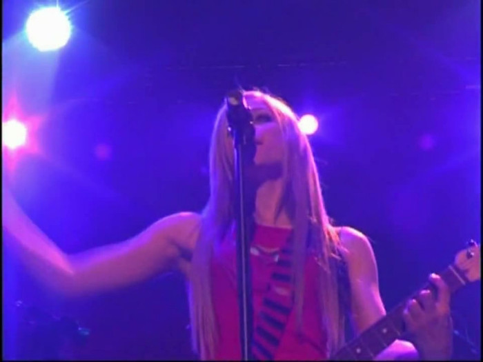Bonez Tour Documentary [HD] Part2 - Avril Lavigne 1835 - Avril - Lavigne - 2008 - Bonez - Tour - Documentary - oo4