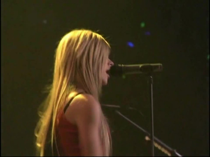 Bonez Tour Documentary [HD] Part2 - Avril Lavigne 2814