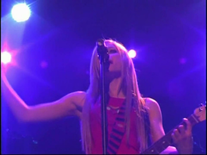 Bonez Tour Documentary [HD] Part2 - Avril Lavigne 1836 - Avril - Lavigne - 2008 - Bonez - Tour - Documentary - oo4