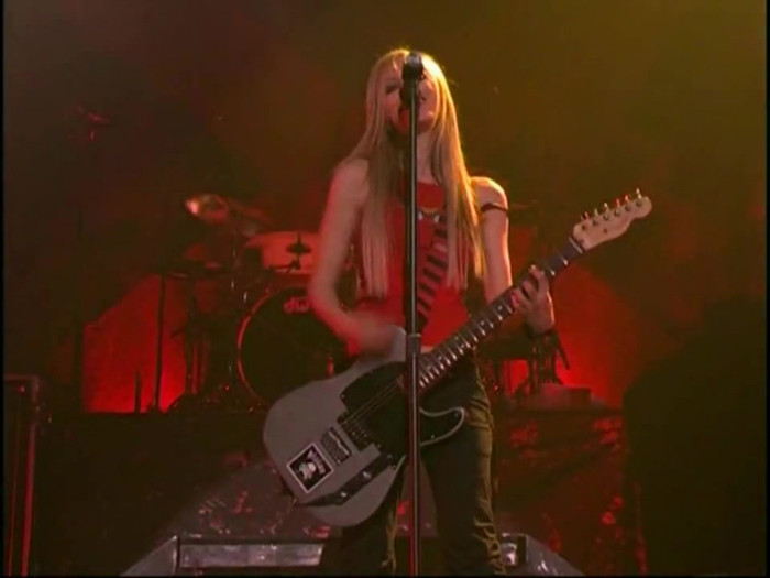 Bonez Tour Documentary [HD] Part2 - Avril Lavigne 2340