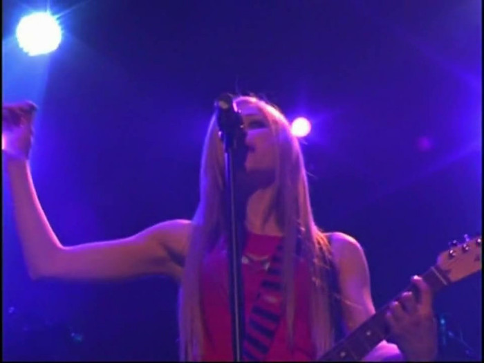 Bonez Tour Documentary [HD] Part2 - Avril Lavigne 1840