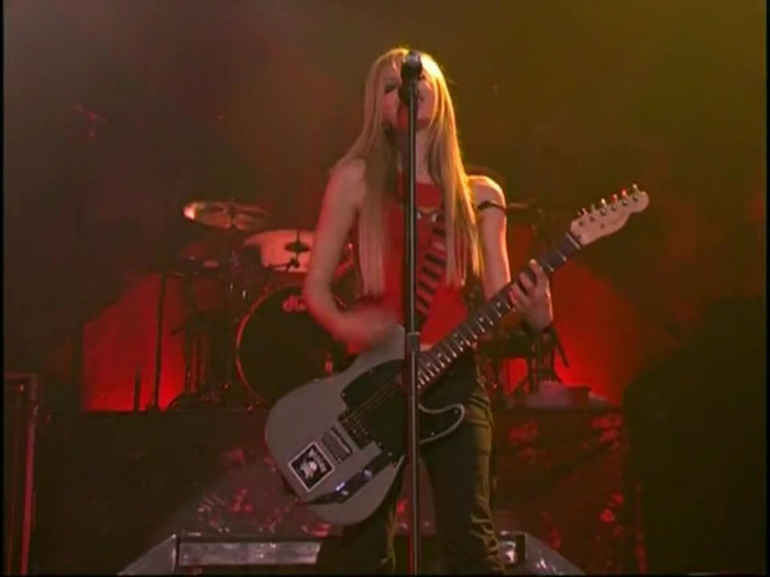 Bonez Tour Documentary [HD] Part2 - Avril Lavigne 2342