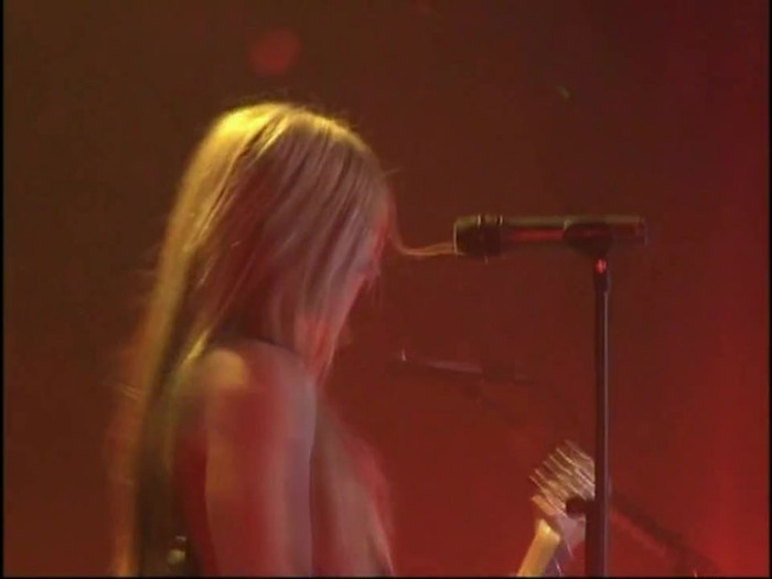 Bonez Tour Documentary [HD] Part2 - Avril Lavigne 2346