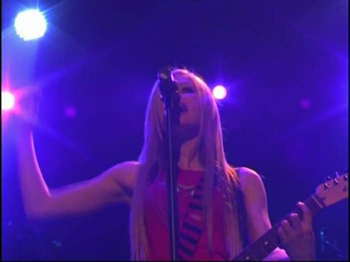 Bonez Tour Documentary [HD] Part2 - Avril Lavigne 1845