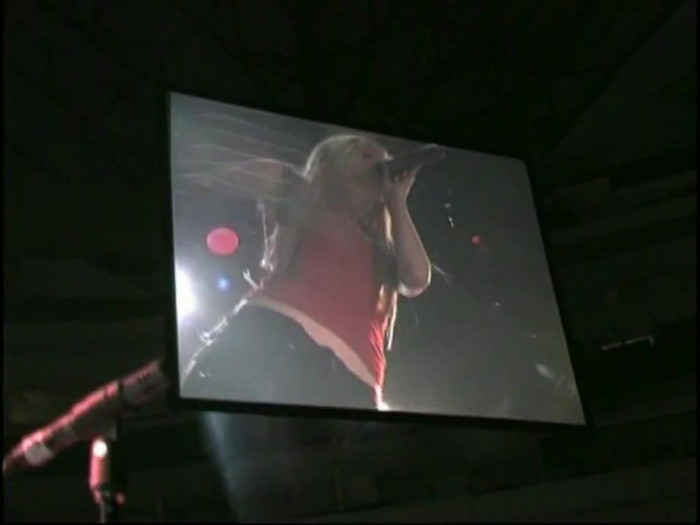 Bonez Tour Documentary [HD] Part2 - Avril Lavigne 1852